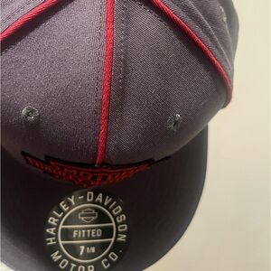 Harley Davidson BB Goven Fitted Cap Colors -Gray ,Black , Red